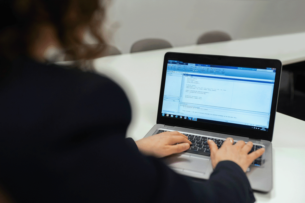 Mejor ERP para medianas empresas Softland